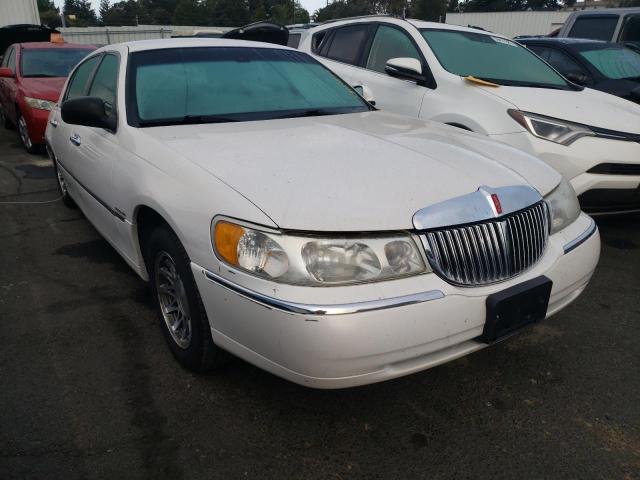Salvage cars for sale at Vallejo, CA auction: 2001 Lincoln Town Car S