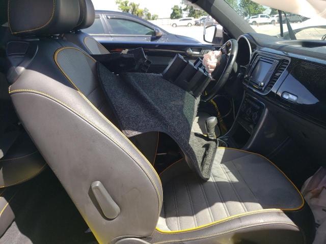2018 VOLKSWAGEN BEETLE DUN 3VWSD7AT5JM703409