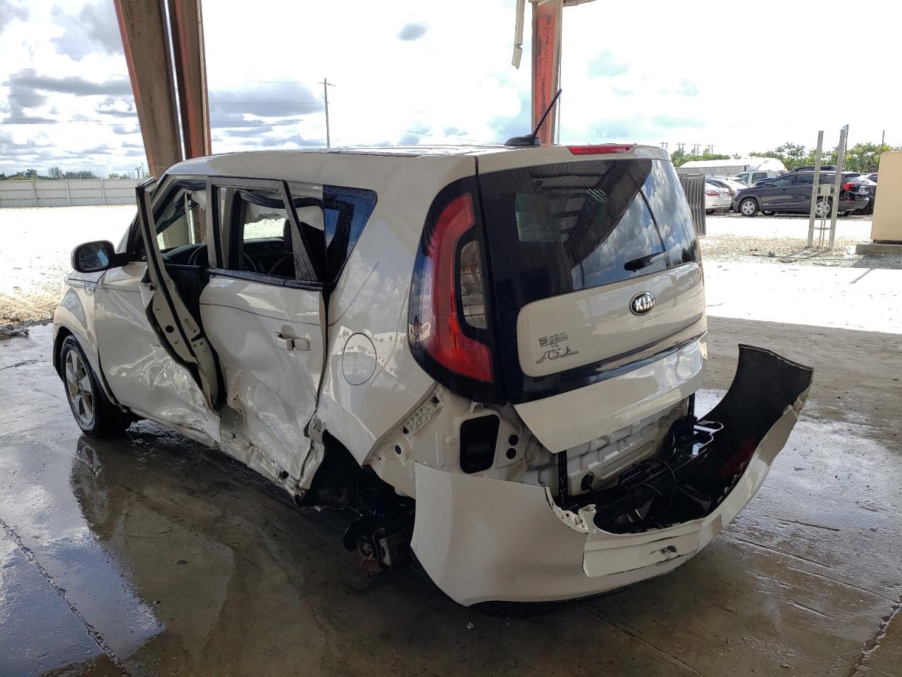 KNDJN2A23H7886576 KIA SOUL 2017