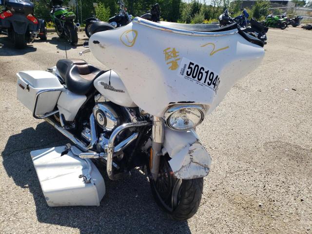 2011 HARLEY-DAVIDSON FLHX 1HD1KB415BB662823