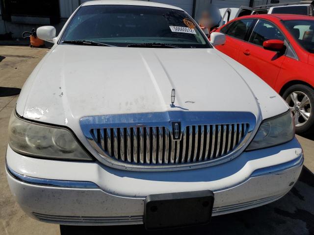 1LNHM81V16Y645729 Lincoln Town Car Signature
