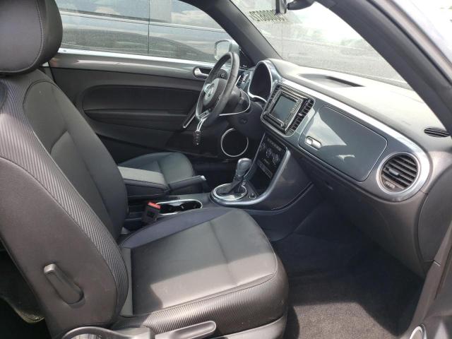 2018 VOLKSWAGEN BEETLE SE 3VWJD7AT1JM713298