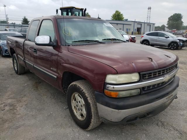 Salvage trucks for sale at Finksburg, MD auction: 2002 Chevrolet Silverado
