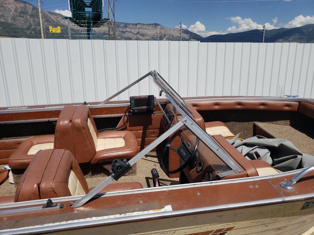 BFFSP207M82J 1982 Spec Boat