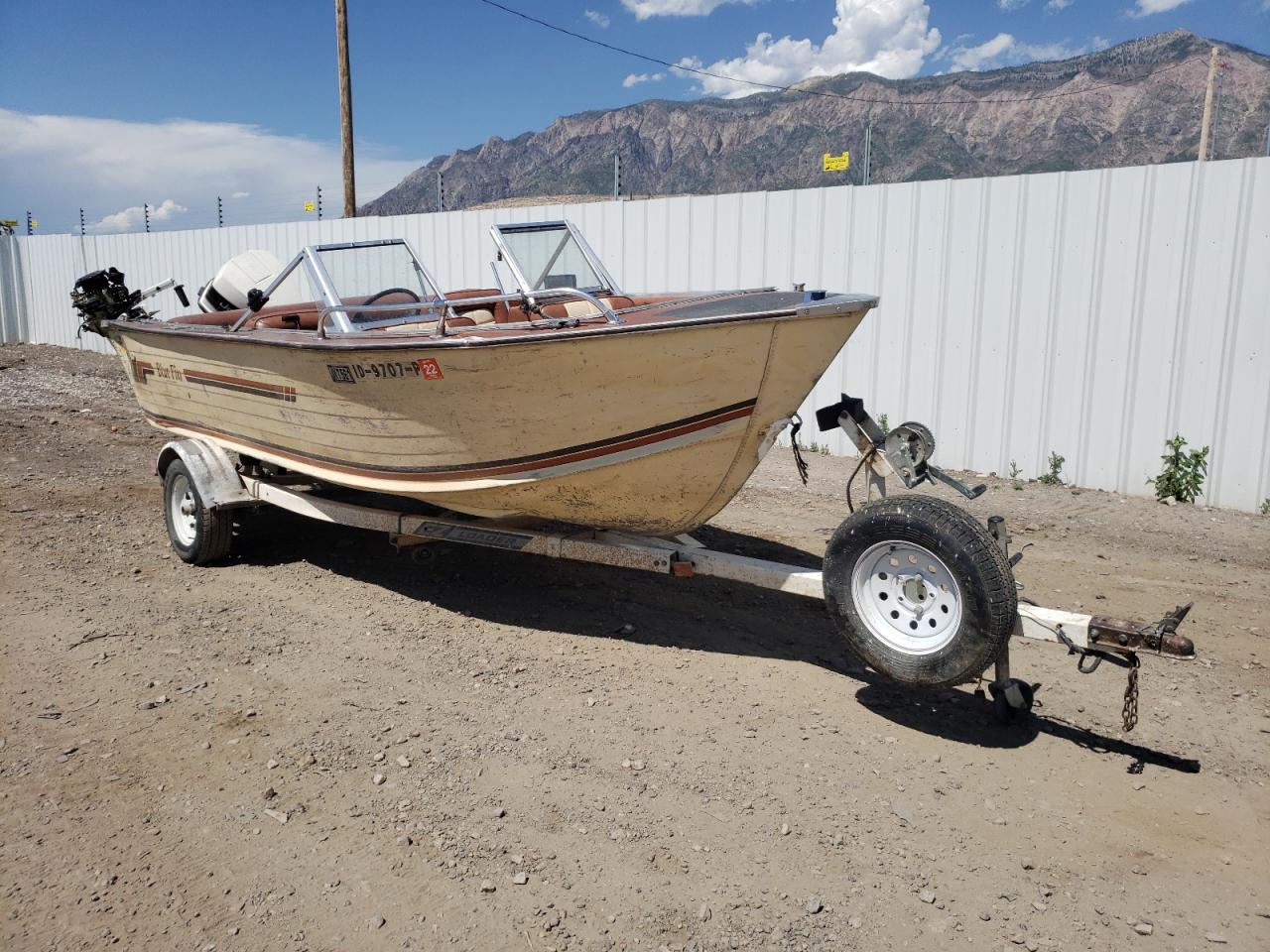 BFFSP207M82J 1982 Spec Boat