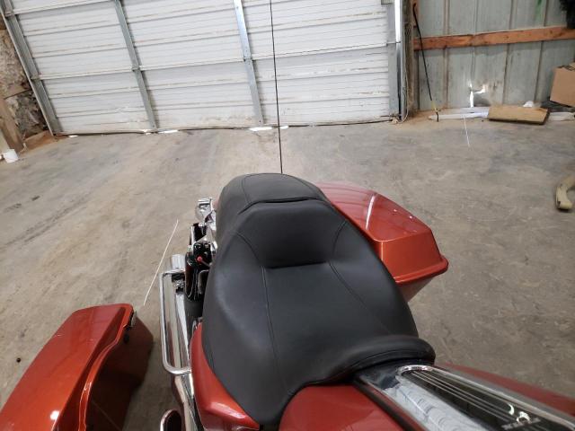 2011 HARLEY-DAVIDSON FLHX 1HD1KB419BB608909