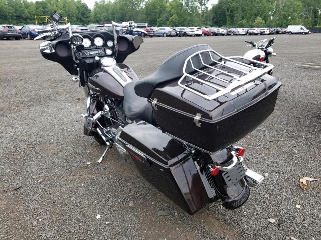 2011 HARLEY-DAVIDSON FLHX 1HD1KBM12BB635997