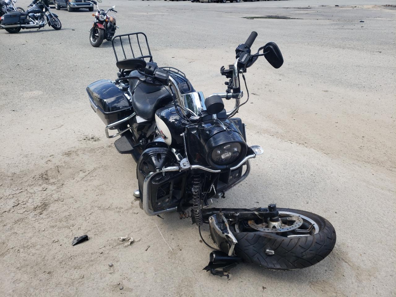 1HD1FHC19HB685443 HARLEY-DAVIDSON FLHP POLIC 2017