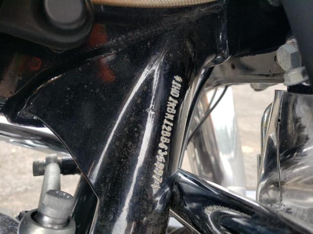 2011 HARLEY-DAVIDSON FLHX 1HD1KBM12BB635997