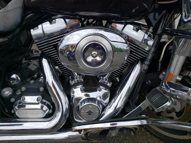 2011 HARLEY-DAVIDSON FLHX 1HD1KBM12BB635997