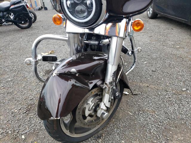 2011 HARLEY-DAVIDSON FLHX 1HD1KBM12BB635997