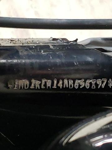 2010 HARLEY-DAVIDSON FLHTK 1HD1KEM14AB656897
