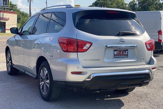  NISSAN PATHFINDER 2017 silve