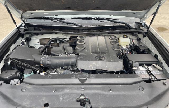 2020 TOYOTA 4RUNNER SR - JTEBU5JR3L5817215