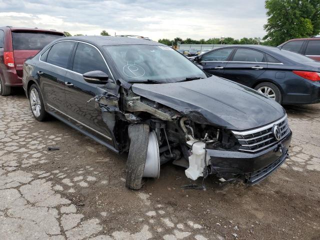 Salvage cars for sale from Copart Wichita, KS: 2017 Volkswagen Passat SE