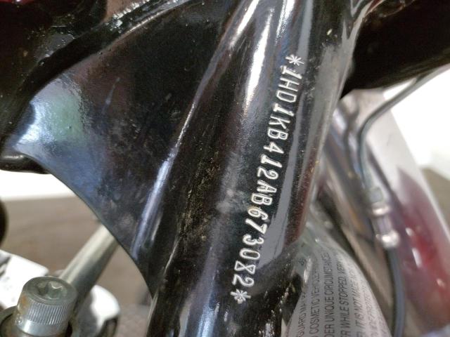 2010 HARLEY-DAVIDSON FLHX 1HD1KB412AB673082