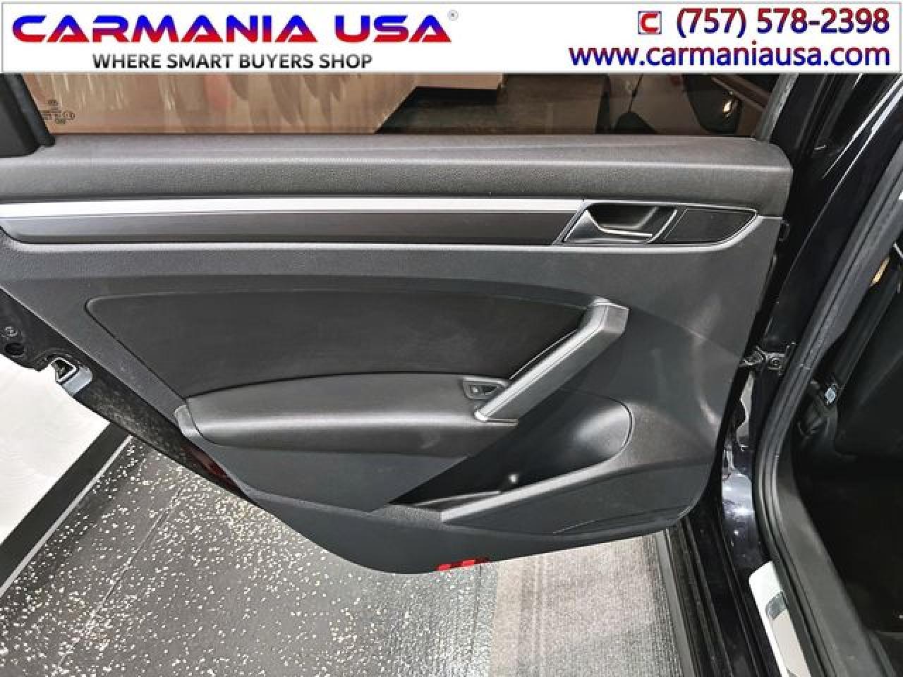 1VWAA7A32JC032142 2018 Volkswagen Passat S