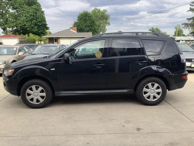 Паркетники MITSUBISHI OUTLANDER 2012 Чорний