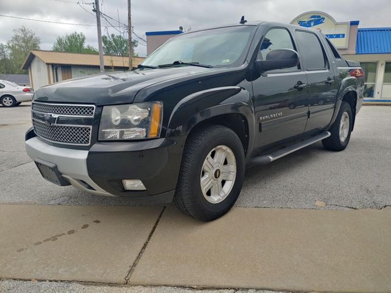 3GNVKFE03AG269187 2010 Chevrolet Avalanche Lt