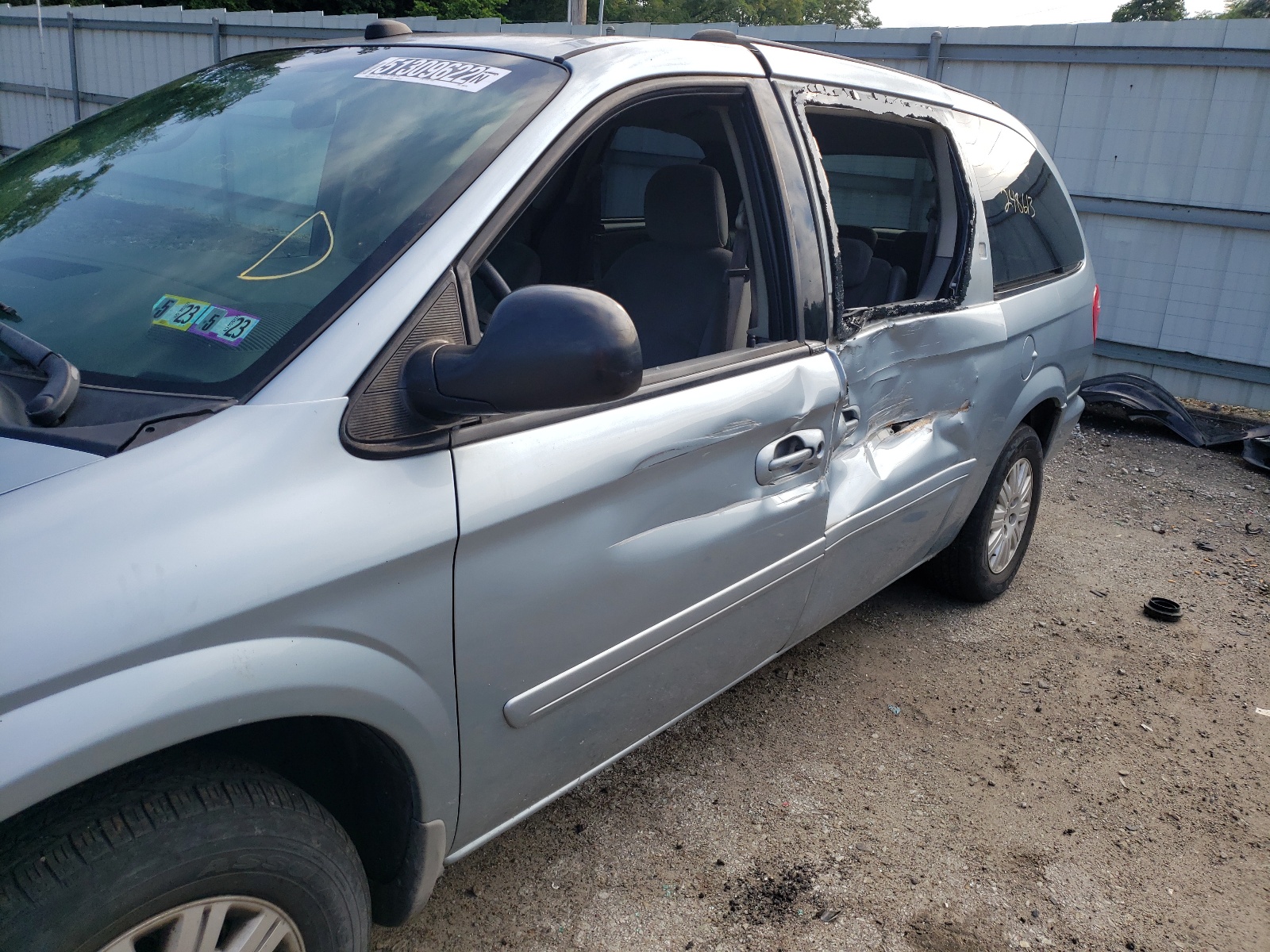 2C4GP44R35R398604 2005 Chrysler Town & Country Lx