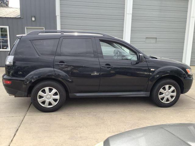 Паркетники MITSUBISHI OUTLANDER 2012 Чорний