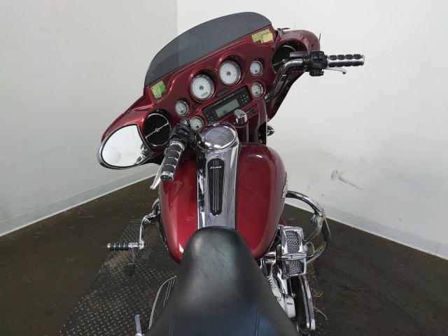 2010 HARLEY-DAVIDSON FLHX 1HD1KB412AB673082