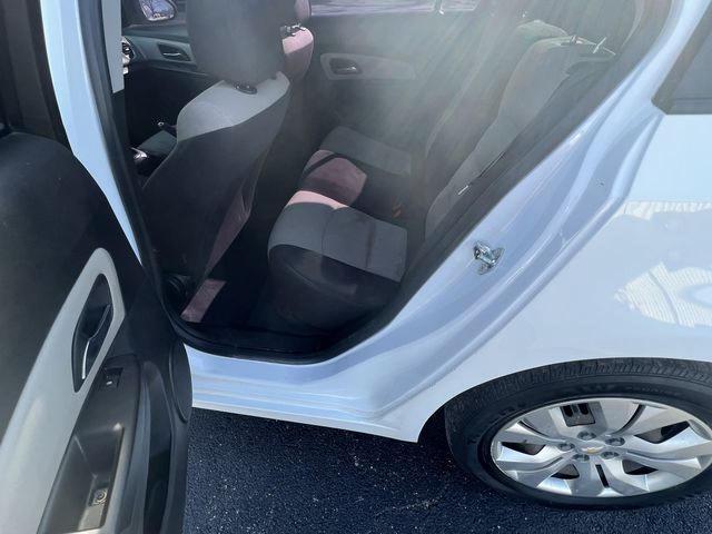 Седани CHEVROLET CRUZE 2016 Білий