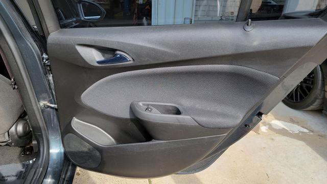 Хетчбеки CHEVROLET CRUZE 2017 Чорний