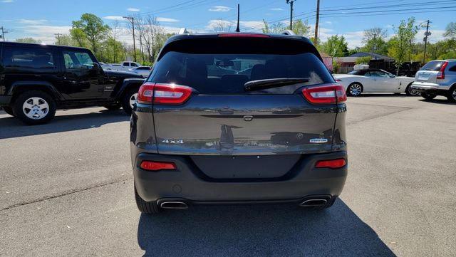 Паркетники JEEP GRAND CHER 2015 Сірий