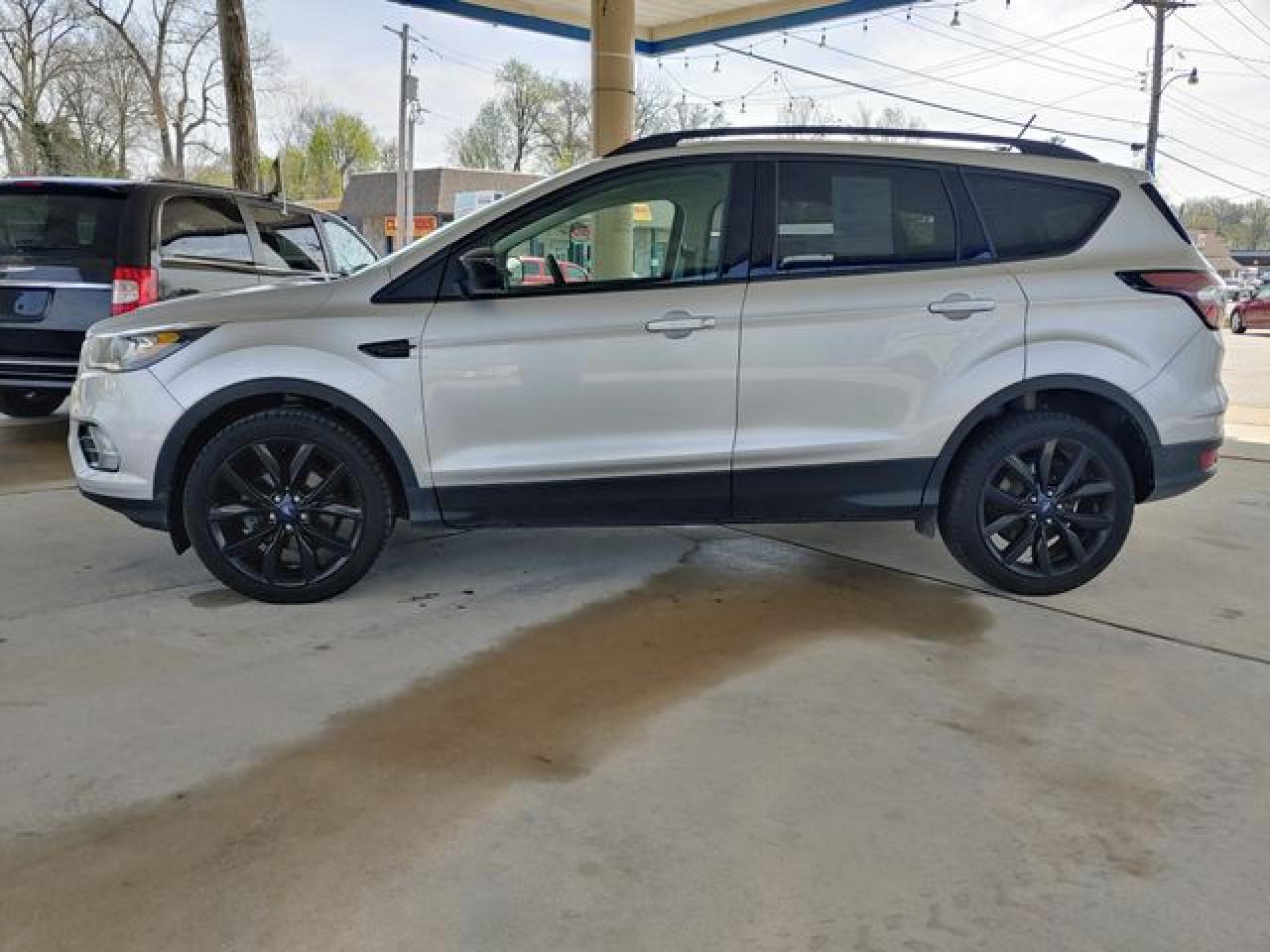 1FMCU0GD5JUA84784 2018 Ford Escape Se