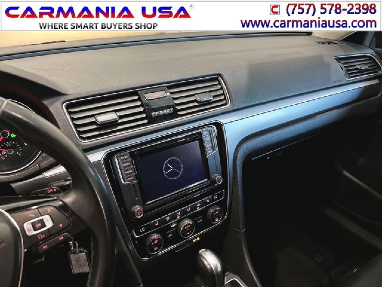 1VWAA7A32JC032142 2018 Volkswagen Passat S