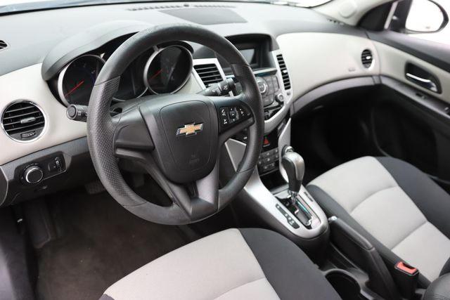 Седани CHEVROLET CRUZE 2015 Чорний