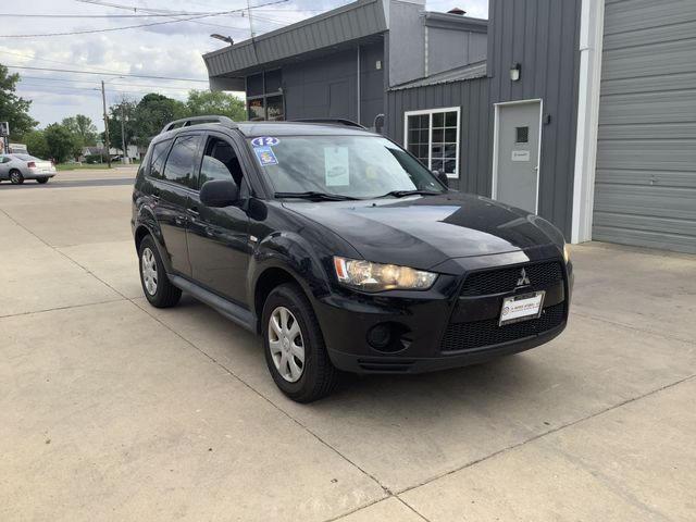 Паркетники MITSUBISHI OUTLANDER 2012 Чорний