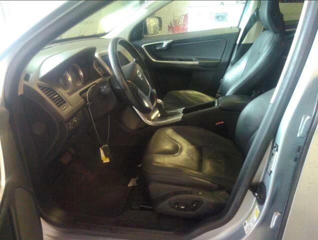 Паркетники VOLVO XC60 2013 silve