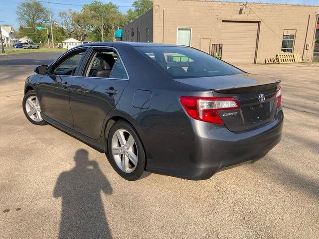 Седаны TOYOTA CAMRY 2012 Серый