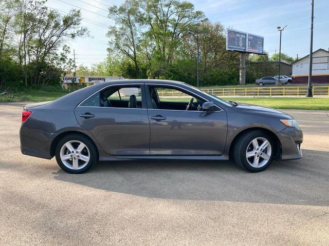 Седаны TOYOTA CAMRY 2012 Серый