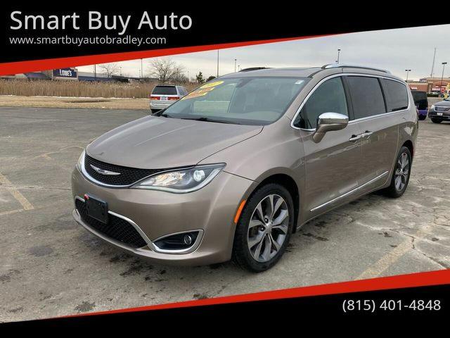 Минивэны CHRYSLER PACIFICA 2017 champ