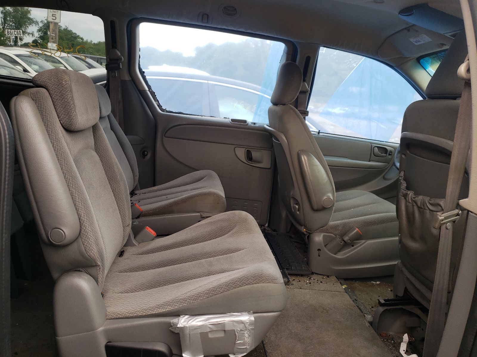 2C4GP44R35R398604 2005 Chrysler Town & Country Lx