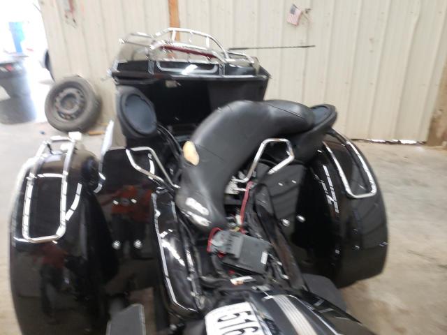 2010 HARLEY-DAVIDSON FLHTCUTG 1HD1MAM11AB852332