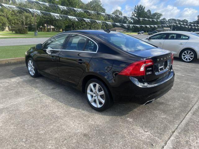 Седани VOLVO S60 2016 Чорний