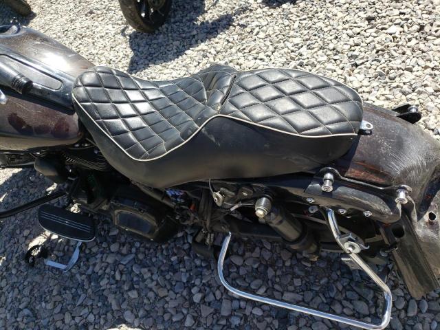 2011 HARLEY-DAVIDSON FLHX 1HD1KBM18BB630447