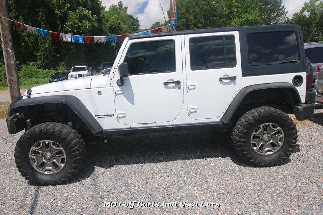 1C4BJWDG1HL564413 2017 Jeep Wrangler Unlimited Sport