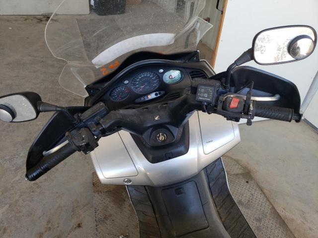 2004 HONDA FSC600 D JH2PF01194K200882