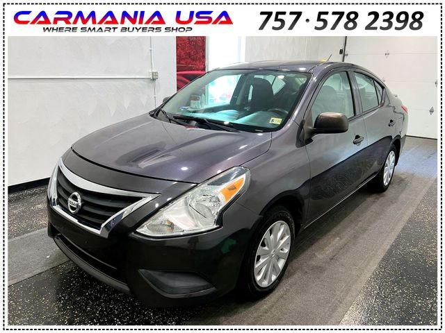 Седани NISSAN VERSA 2015 Сірий