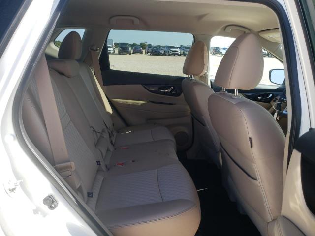 2018 NISSAN ROGUE S/SV KNMAT2MT4JP557563