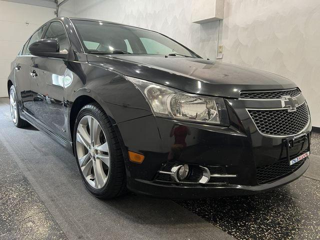 Седани CHEVROLET CRUZE 2014 Чорний