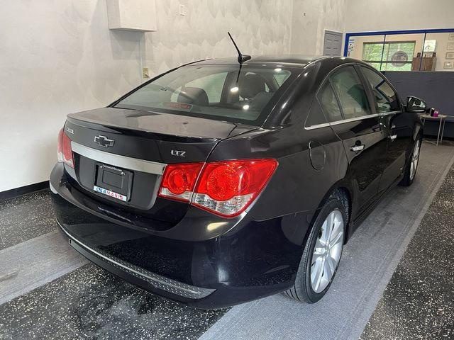 Седани CHEVROLET CRUZE 2014 Чорний