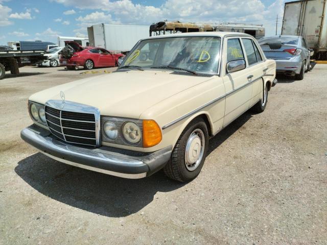 MERCEDES-BENZ 240-CLASS 1979 CREAM Photo 2