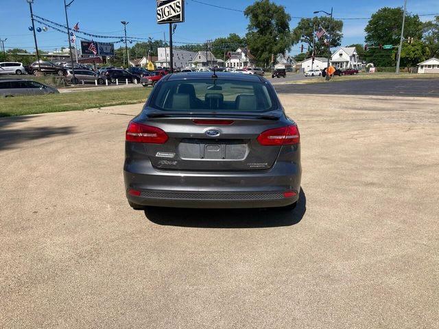 Седаны FORD FOCUS 2015 Серый