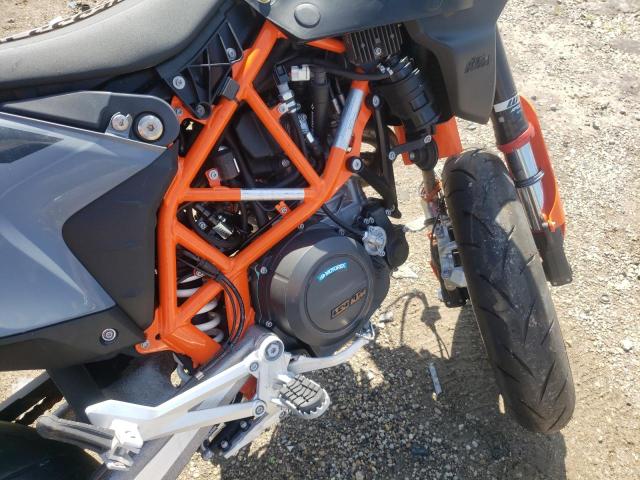 2022 KTM 690 SMC R VBKLSV405NM725106